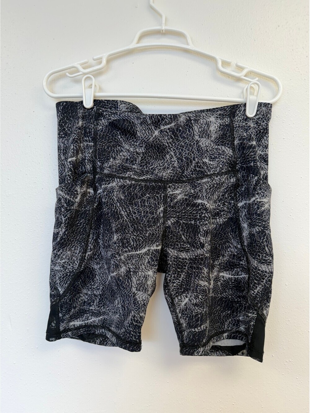 All in Motion Women's Black and Gray Patterned Athletic Shorts Size XL